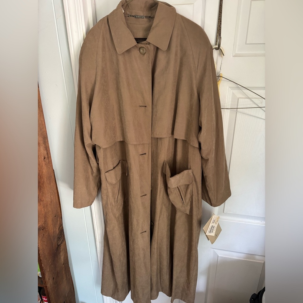 NWT London Fog Trench Coat Women’s size 16 no belt